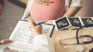 Чудото на медицината: Жена без матка стана майка за втори път!