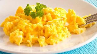 Бърканите яйца стават по-вкусни с тази неочаквана съставка