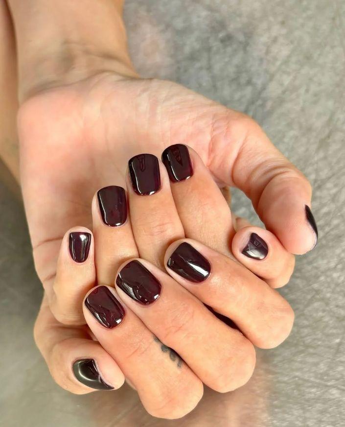 7 елегантни нюанса, които изглеждат стилно на къси нокти Снимки Снимки