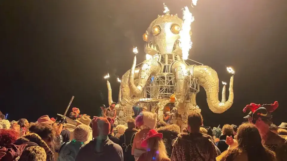Жена отиде на фестивала Burning Man и животът й се преобърна на 180 градуса