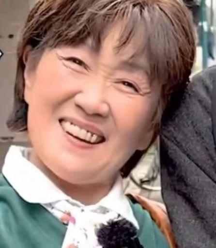 23-годишен се влюби до уши в 83-г. баба на съученичка и...