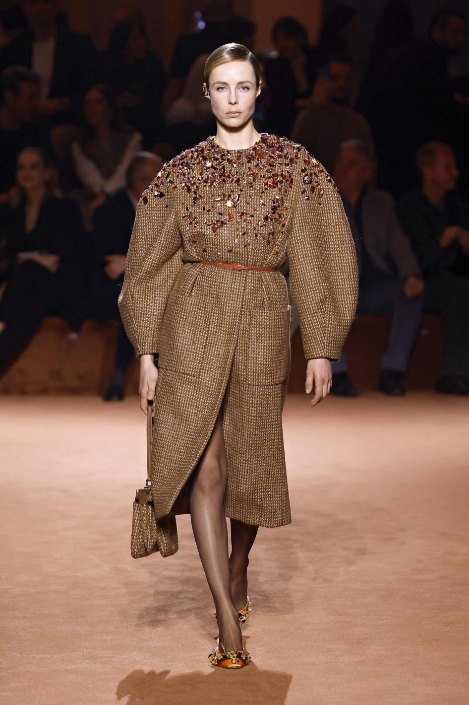 8 задължителни връхни дрехи, които да добавите в гардероба си тази есен