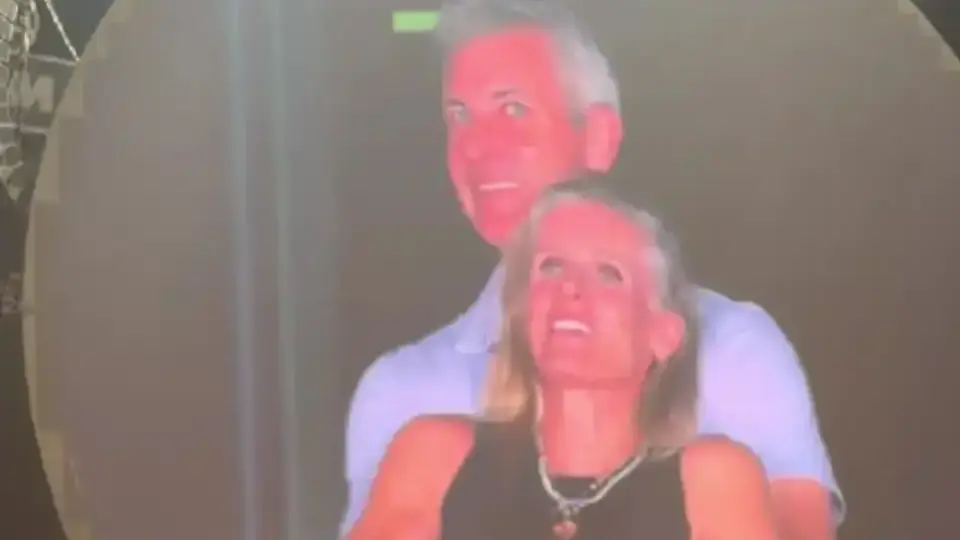 „Колдплей любовницата“ се разведе след скандалното видео – бившата съпруга: Това е карма!