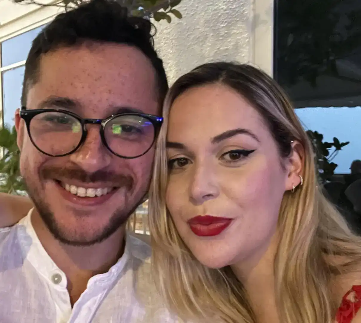 Една смс-трагедия: Момче и момиче починаха след лимонов ликьор