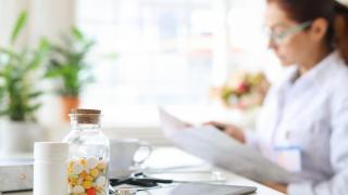 Лекар предупреди за опасностите от приема на един популярен витамин