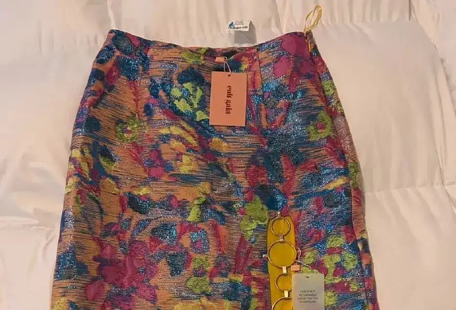 Купи пола за 4 евро втора ръка, оказа се дизайнерско бижу за над 2 200 евро