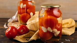 7 малки тайни за най-вкусните мариновани домати