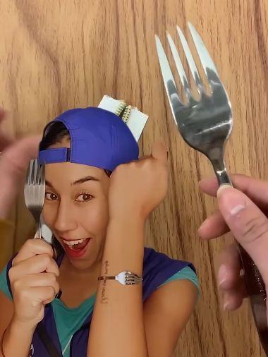 Само с една вилица: Гениален начин да оправите счупения цип Видео