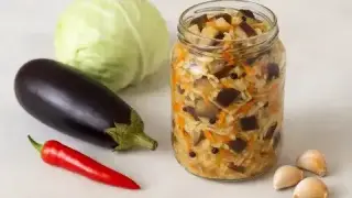 Такава зимна салатка с патладжан през живота си не сте яли