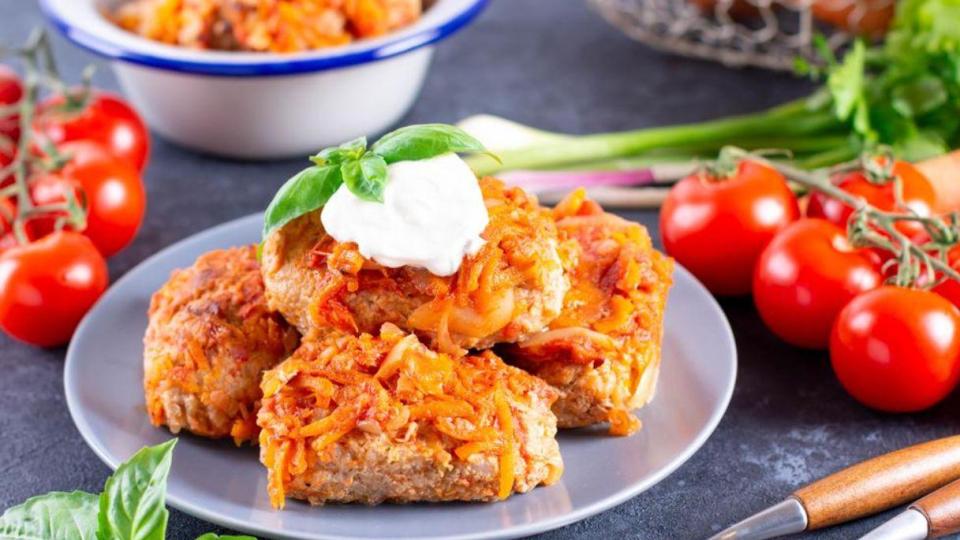 2 рецепти за мързеливи зелеви сарми в тенджера и тиган