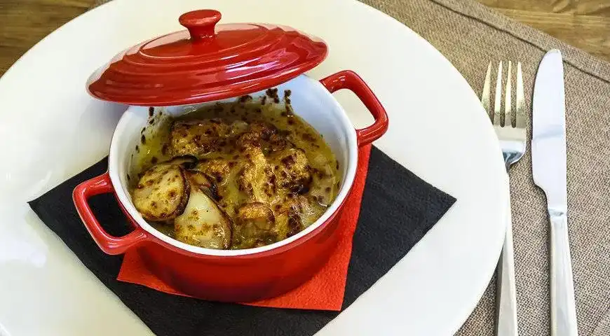 Заек с диви гъби в гювече - пръстите да си оближеш