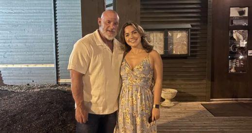 23-г. жена скандализира: Гаджето ми е на 57 и...