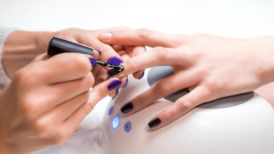 Този маникюр ще бъде хит на новогодишните партита Снимки