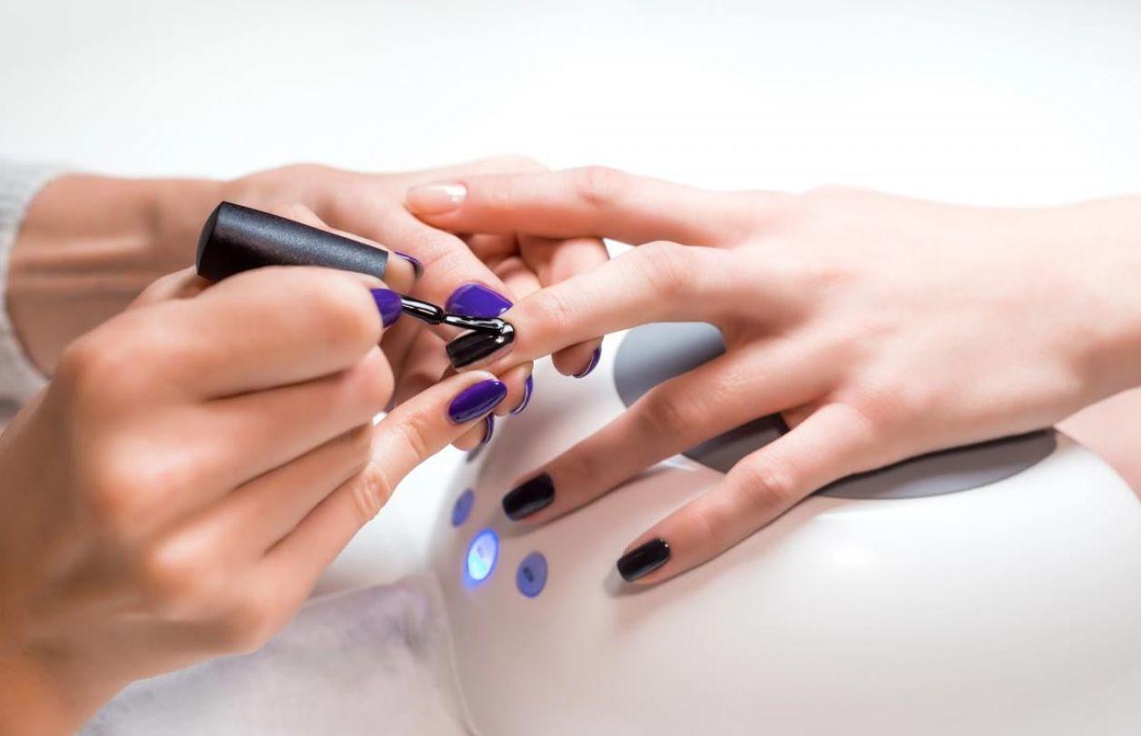 Този маникюр ще бъде хит на новогодишните партита Снимки