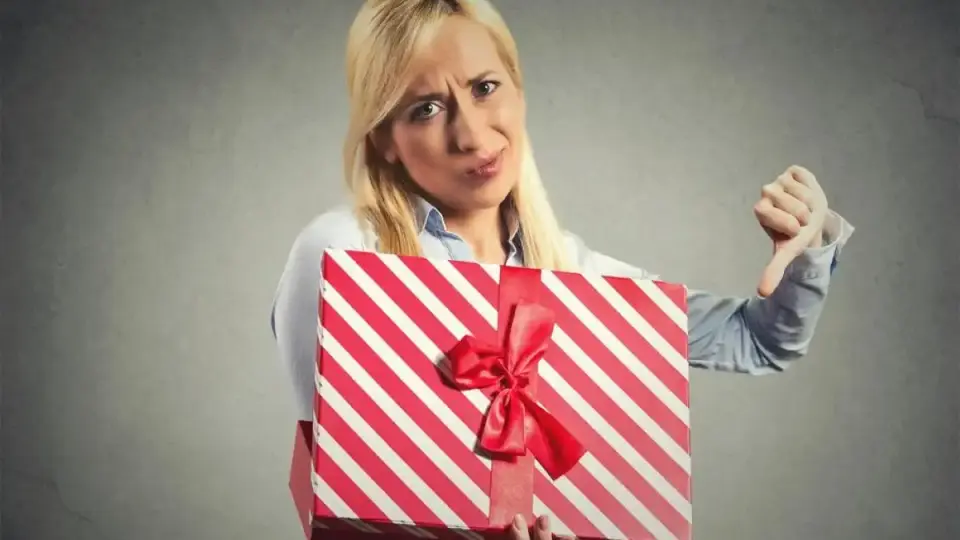 Скандал: 8 груби грешки при подаряването на подаръци