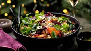 6 леки, вкусни и необичайни салати за Нова година Снимки