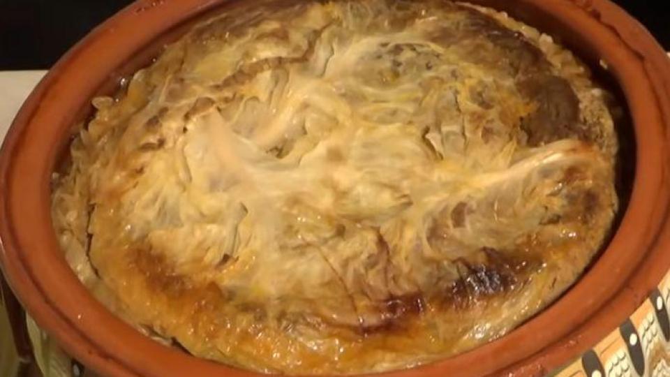 Най-вкусната капама с кисело зеле за Коледа става по тази рецепта