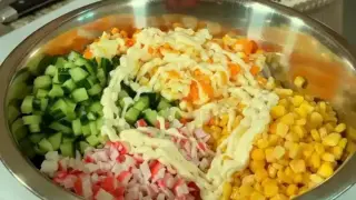 Топ предложение за трапезата: Класическа салата за Нова година 2026