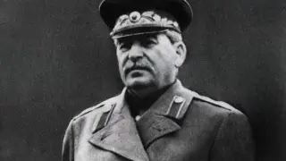 Дъщеря като принцеса, а синове без щастие: каква е съдбата на децата на Йосиф Сталин