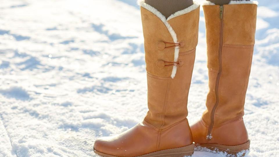 Ето какво да сложите под стелката на обувката, за да не ви мръзнат краката