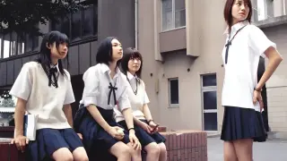 Защо японските ученички нямат право да носят чорапогащи дори през зимата