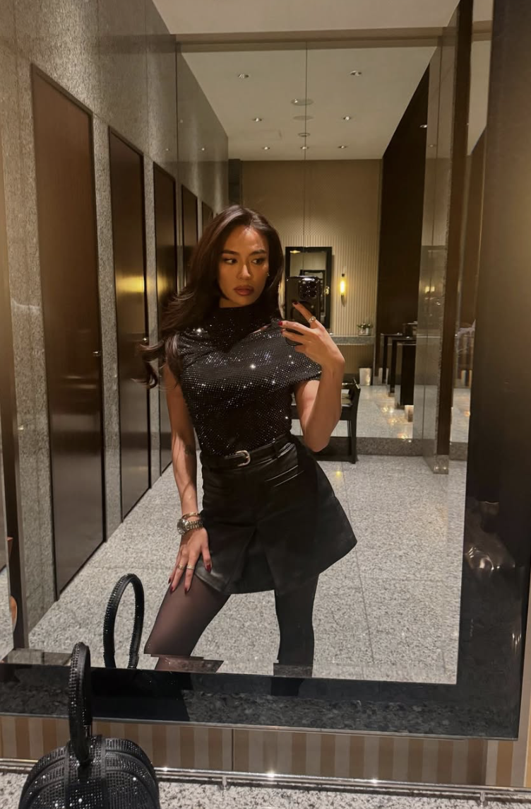 Носи мини и нарушава всички правила: как се облича най-дръзката принцеса на Азия