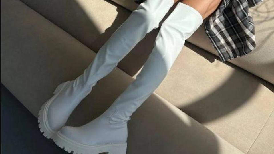 Хитът на Пролет 2026: Как и с какво да носите ботуши над коляното