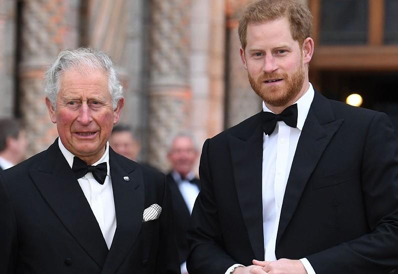 Чарлз III изправен пред съдбовен избор