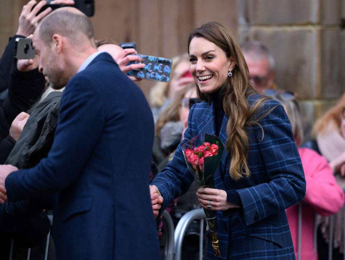 Кейт Мидълтън и асистентката ѝ – стилно дуо, което впечатли Шотландия Снимки