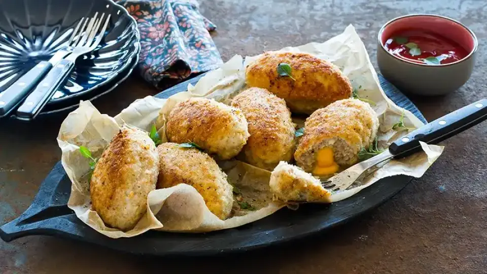 Пилешки кюфтета със сирене – кулинарното бижу, което всяка домакиня трябва да знае