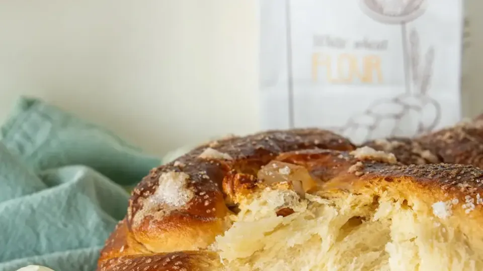 Вкусът на детството: Козунак на конци, който ухае на празник