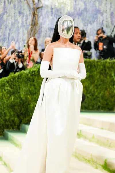 Най-дръзките и полуголи визии от Met Gala 2026 Снимки 18+