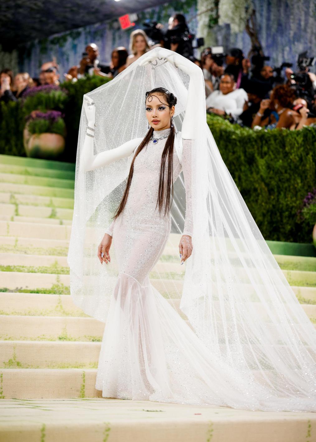 Най-дръзките и полуголи визии от Met Gala 2026 Снимки 18+