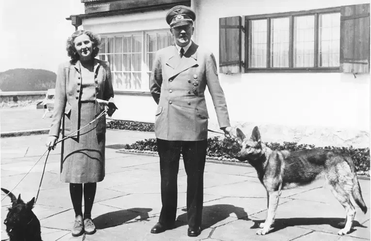 Живот в сянката на диктатора: Историята на сестрата на Адолф Хитлер