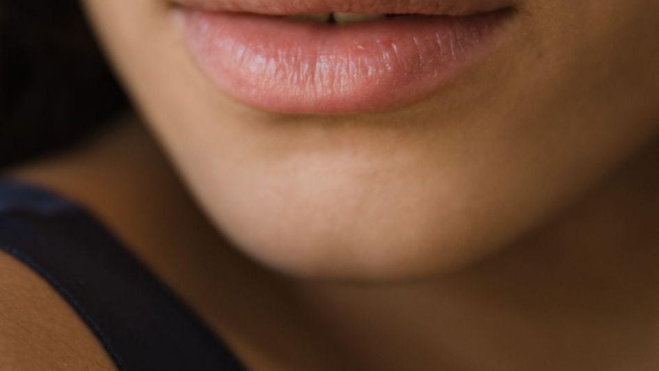 Забравете за хиалурона! 2-минутен TikTok трик дава ефект на по-пълни устни за жълти стотинки