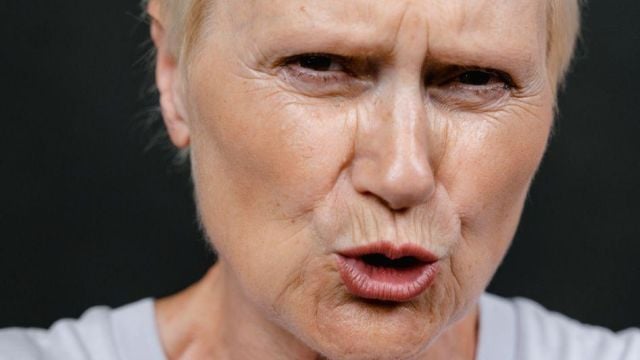 Три деца избягаха след 11 години плен в дома си, майка им се самоуби Снимки