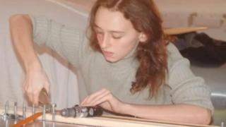 Сабрина Гонсалес-Пастерски: Жената, сравнявана с Айнщайн, която отказа предложения от NASA и Безос