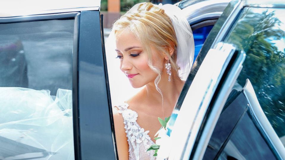 Луксозна сватба в чужбина завърши с развод само 14 дни по-късно