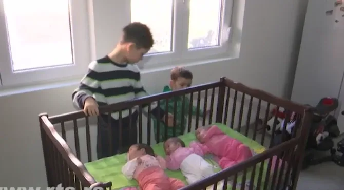Александра и Никола очакваха близнаци, но в родилното ги чакаше изненада