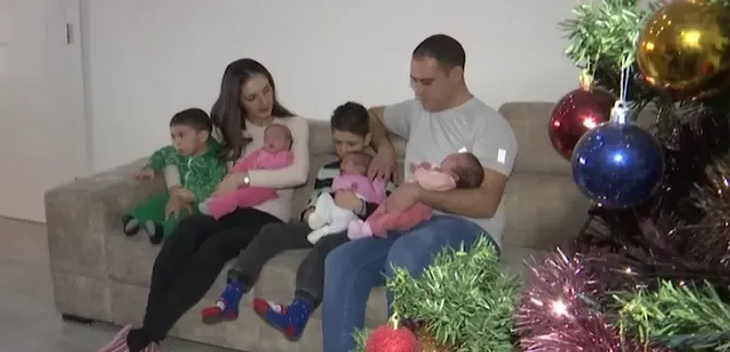 Александра и Никола очакваха близнаци, но в родилното ги чакаше изненада