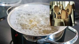 Защо дървената лъжица върху тенджерата помага да не прелива манджата