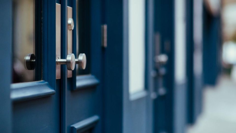 Тайната е във възела: Защо хората слагат червен конец на входната врата