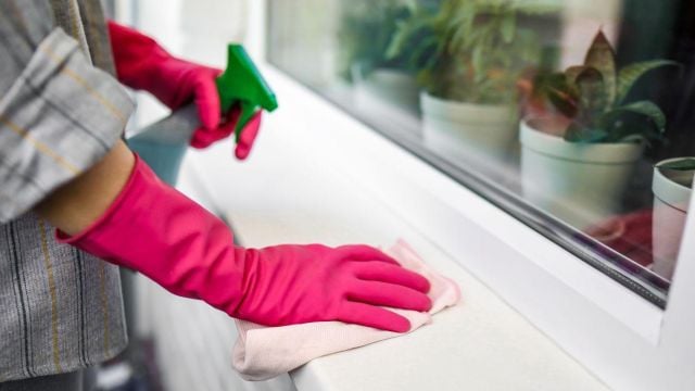 Сложете 3 капки от това върху памук и первазът на прозореца отново ще заблести