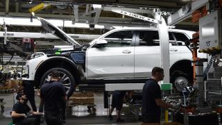 Първи СНИМКИ на серийното BMW X7