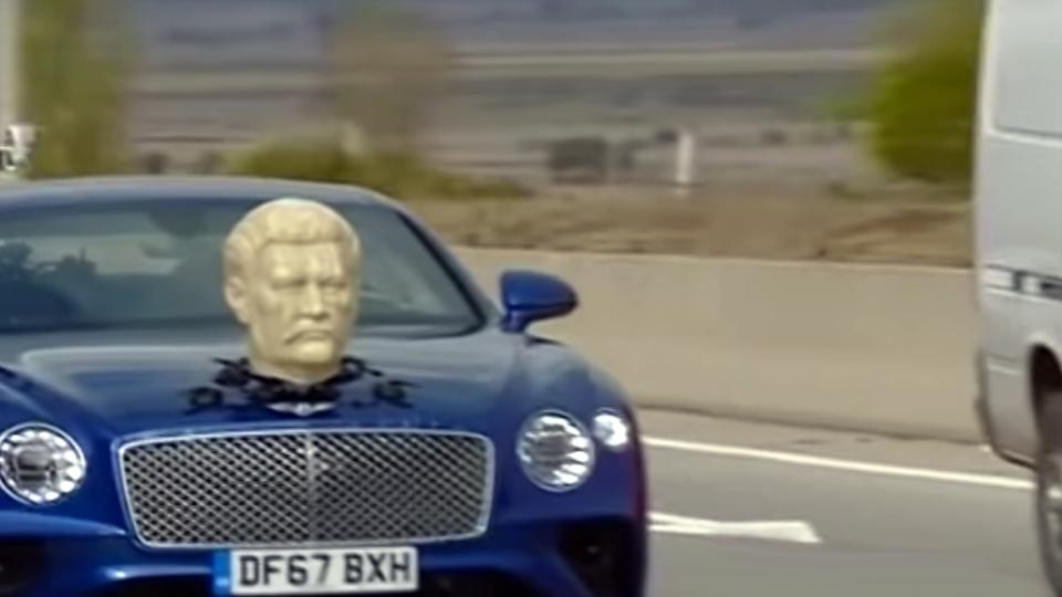 Джереми Кларксън откачи? Обикаля Грузия с Bentley бюст на Сталин на капака (ВИДЕО)