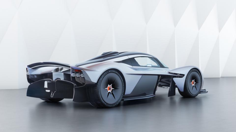Зверско! Чуйте как звучи хиперколата Aston Martin Valkyrie (АУДИО)