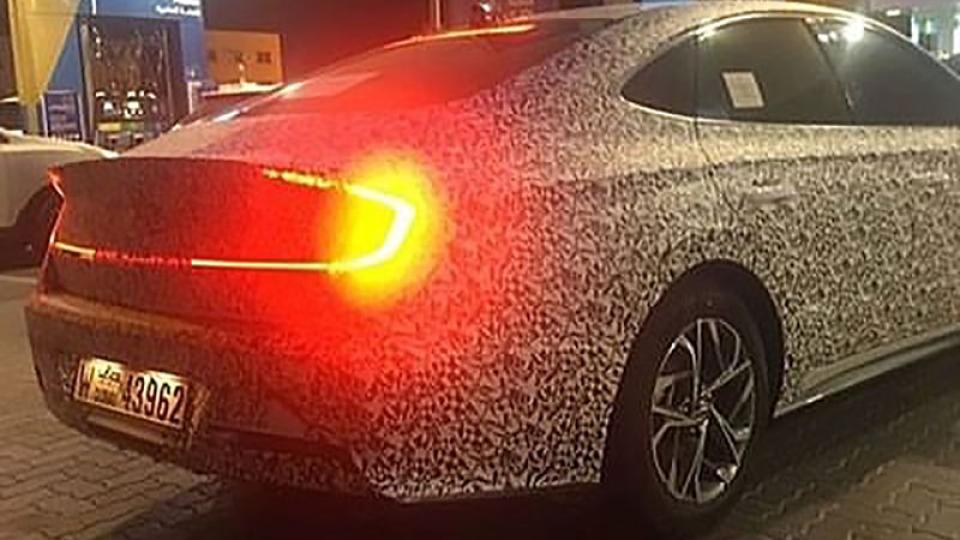 Първи СНИМКИ на неочаквано изглеждащия Hyundai Sonata от ново поколение