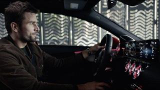 Mercedes A-Class демонстрира във ВИДЕО уникалните си възможности за гласово управление