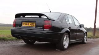 Това беше най-якият седан през 90-те, недостижим за полицейските коли (СНИМКИ/ВИДЕО)