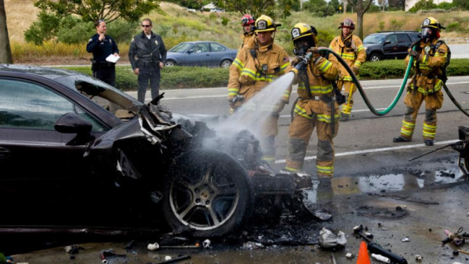 Porsche към собствениците на Panamera: Не паркирайте до други коли, автомобилът се запалва и може да изпепели всичко